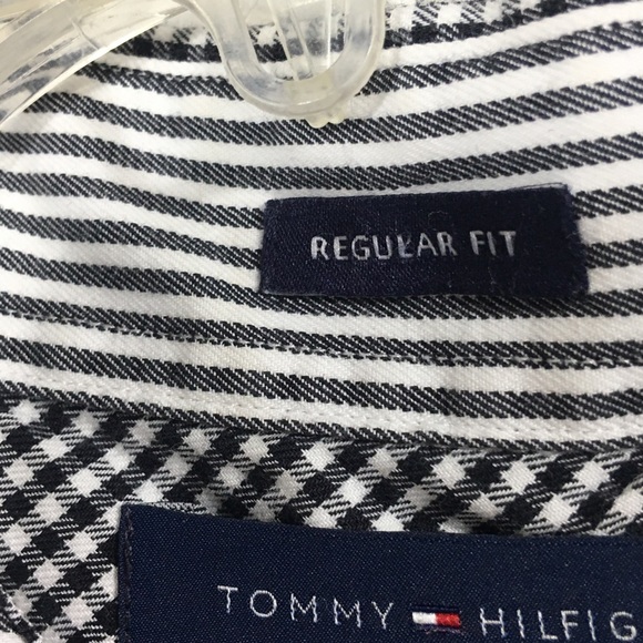 Tommy Hilfiger Classic Fit Button Down Shirt Plaid - Picture 7 of 11